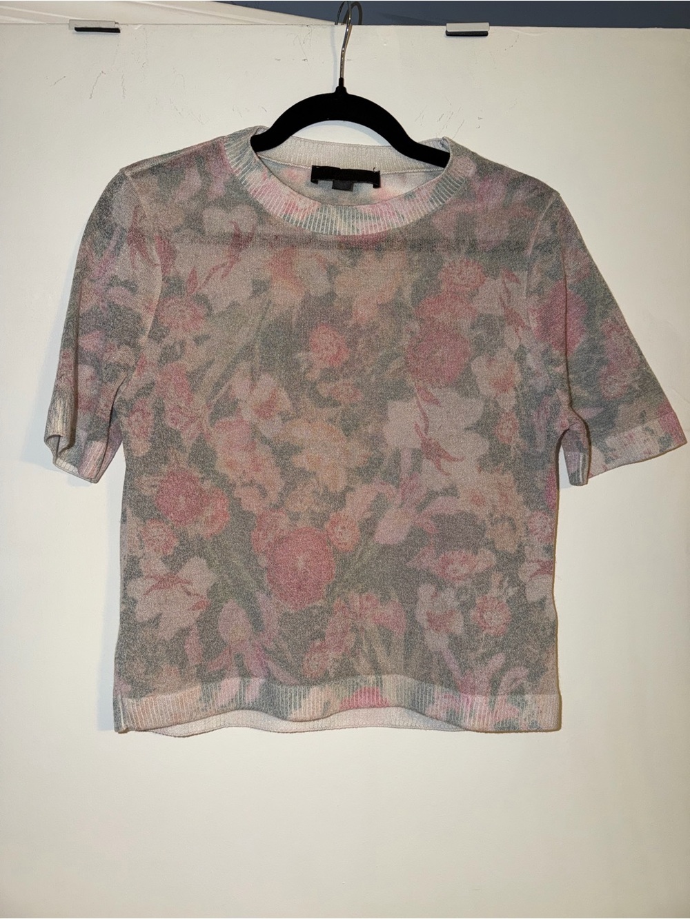 ZARA Floral Short-Sleeve Knit Top in Pink and Gray - size M